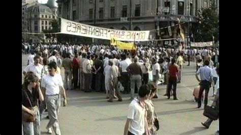 piata universitatii 1990 cu tudor chirile youtube|Imagini cu Bucuresti in Decembrie 1990 in Piata Universitatii.